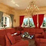 Hotel Waldhotel Seefeld 3*