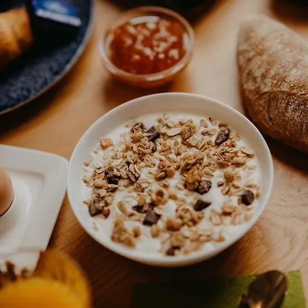 Waldhotel Seefeld 3*