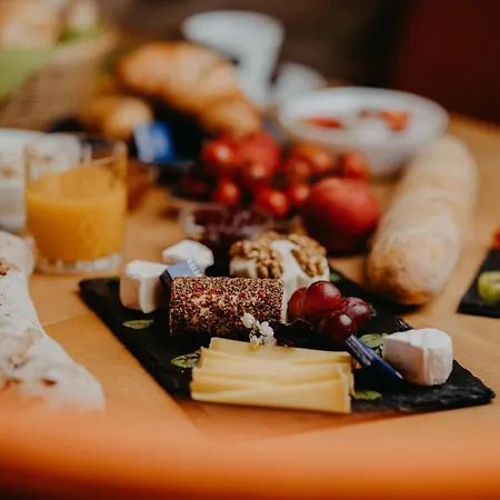 Hotel Waldhotel Seefeld 3*