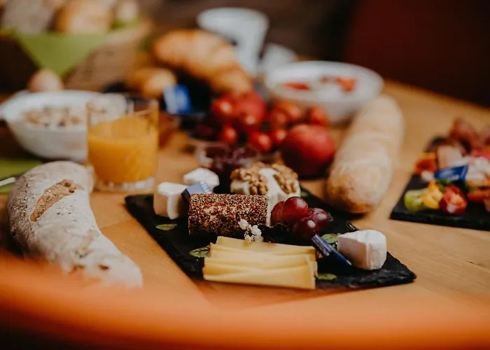 Hotel Waldhotel Seefeld 3*